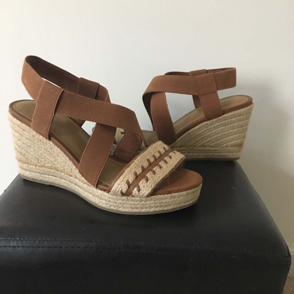 Bass wedge sandals